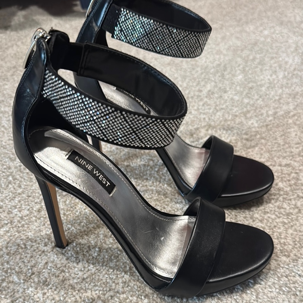 Nine West Black Stiletto Heels with Glitter Finish